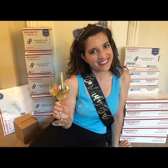 Meet your Posher, Lisa - Picture 8 of 8